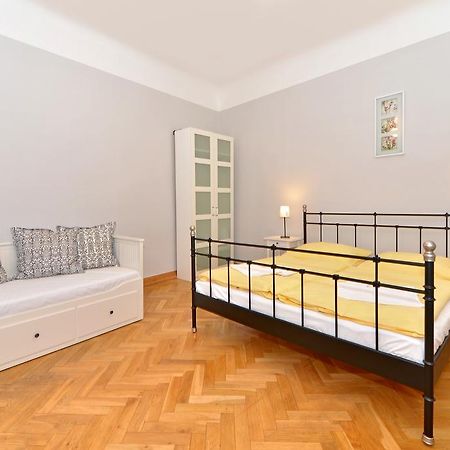 Historic Centre Apartments IV Praga Quarto foto